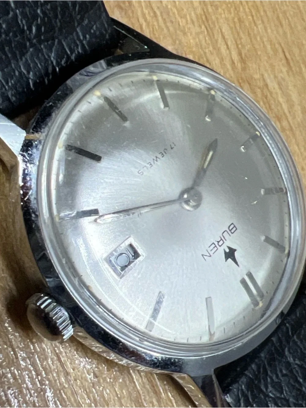 Vintage Buren 17 Jewels Mechanical Mens Dress Watch Runs Smoothly